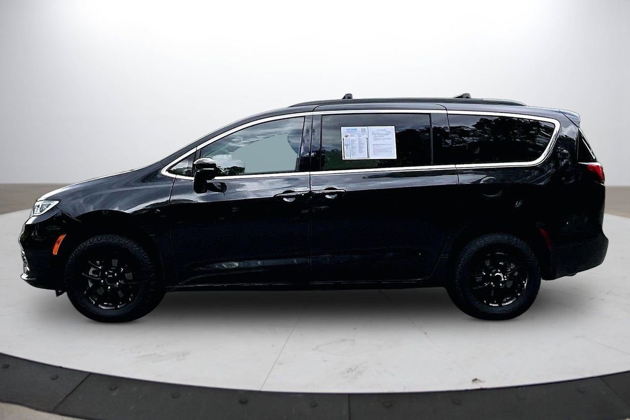 Used 2022 Chrysler Pacifica Touring-L FWD image 6