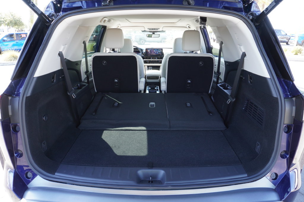 New 2026 Nissan Pathfinder SL w/ SL Premium Package AWD/4WD image 8