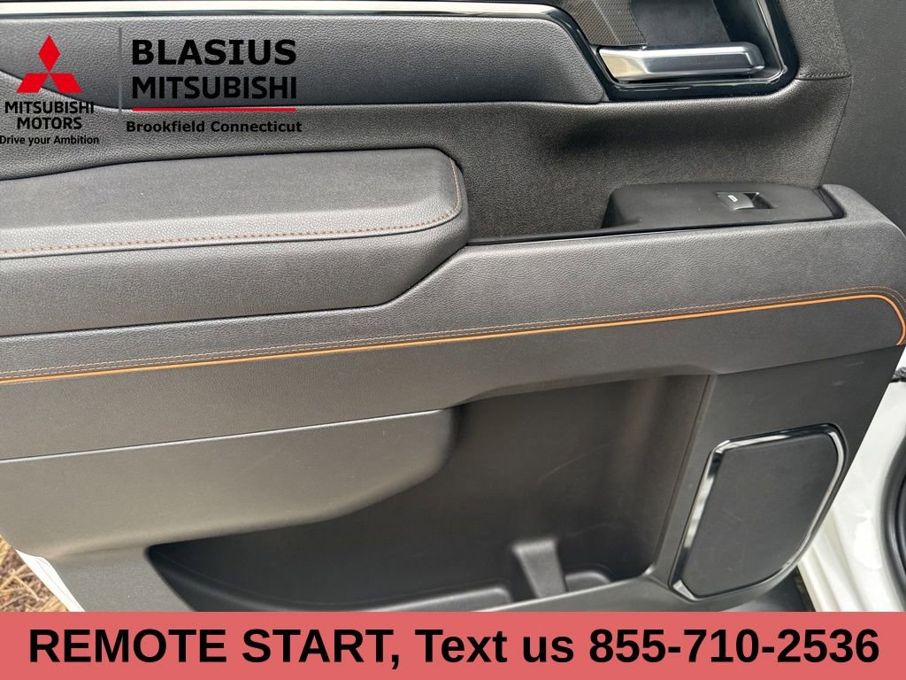 Used 2025 GMC Sierra 2500 AT4 image 17