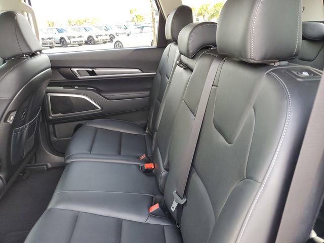 Certified 2022 Kia Telluride LX image 11