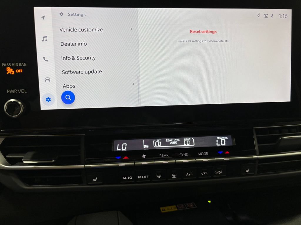 Used 2025 Toyota Sienna XSE FWD image 39