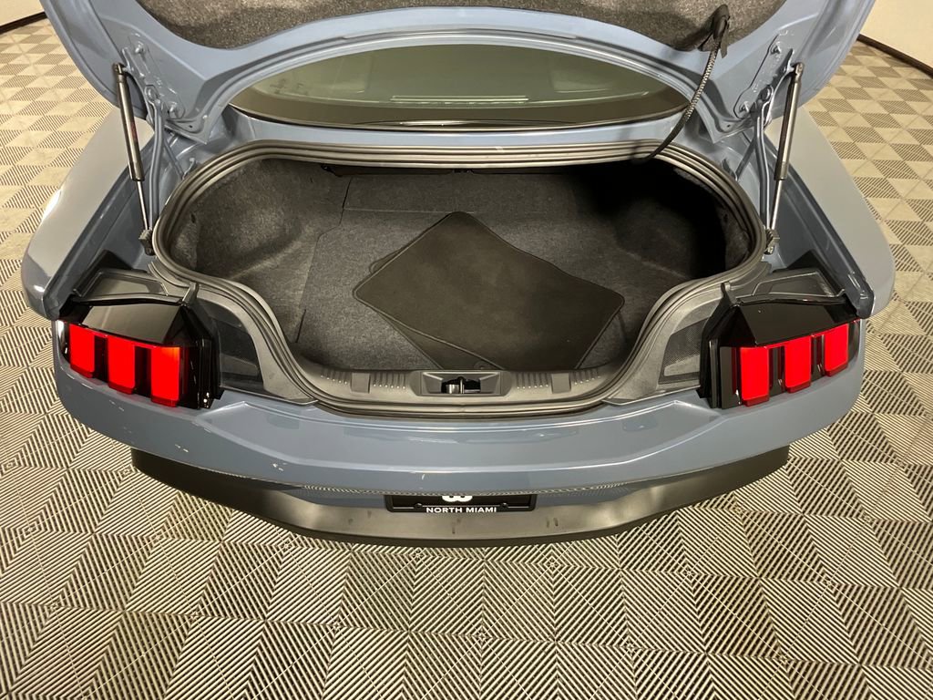 Used 2025 Ford Mustang Coupe image 19