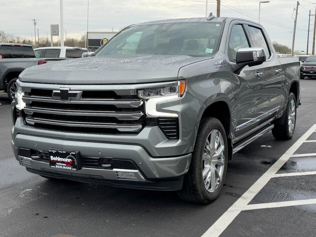Used 2025 Chevrolet Silverado 1500 High Country w/ Technology Package AWD/4WD image 12