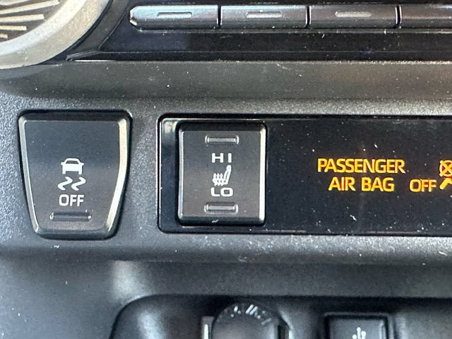 Used 2022 Toyota RAV4 XLE w/ XLE Grade Weather Package AWD/4WD image 17