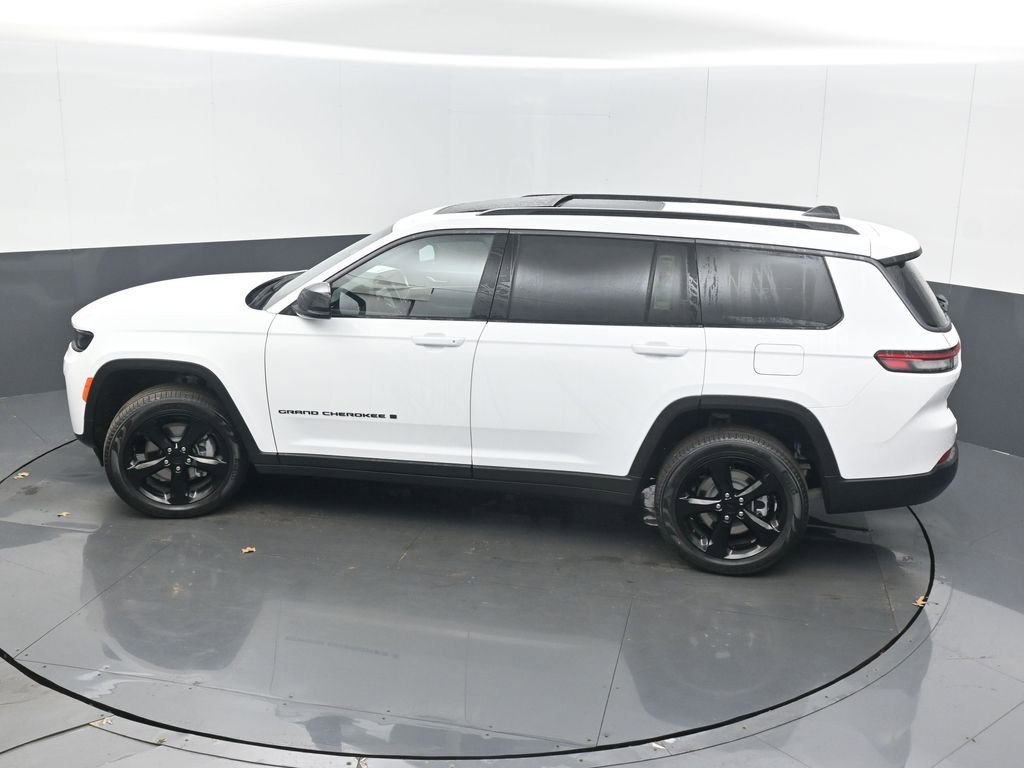 New 2026 Jeep Grand Cherokee L Limited w/ Limited Altitude Package AWD/4WD image 42