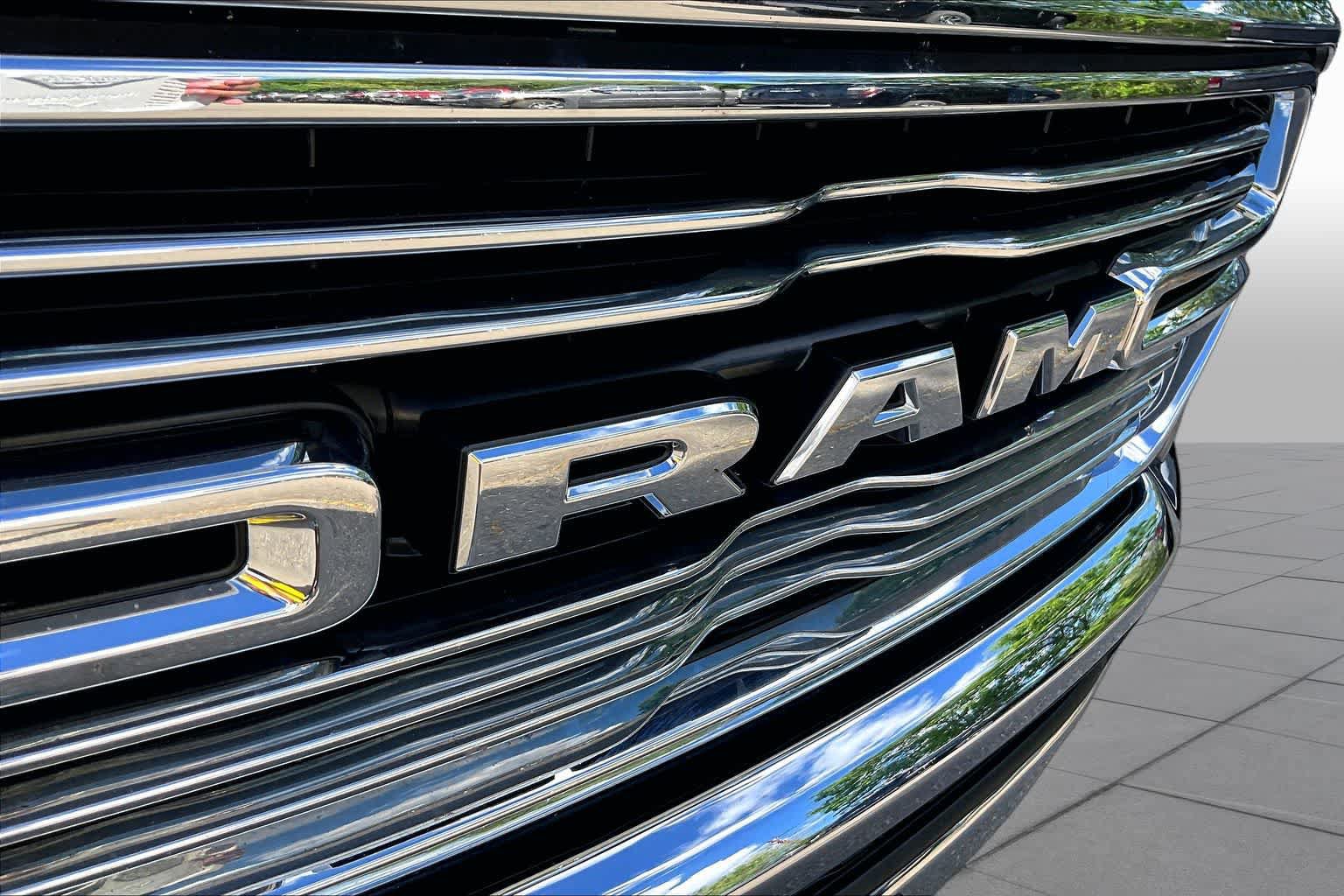 Used 2022 RAM 1500 Laramie AWD/4WD image 28