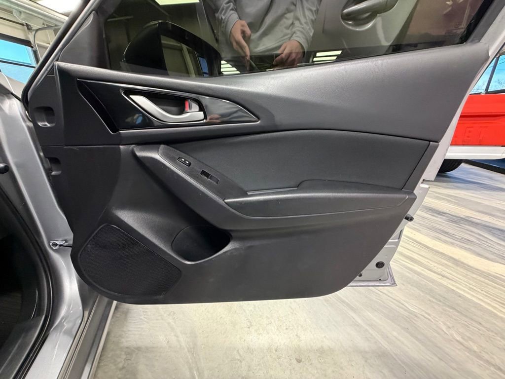 Used 2016 MAZDA MAZDA3 i Sport w/ Preferred Equipment Package image 35