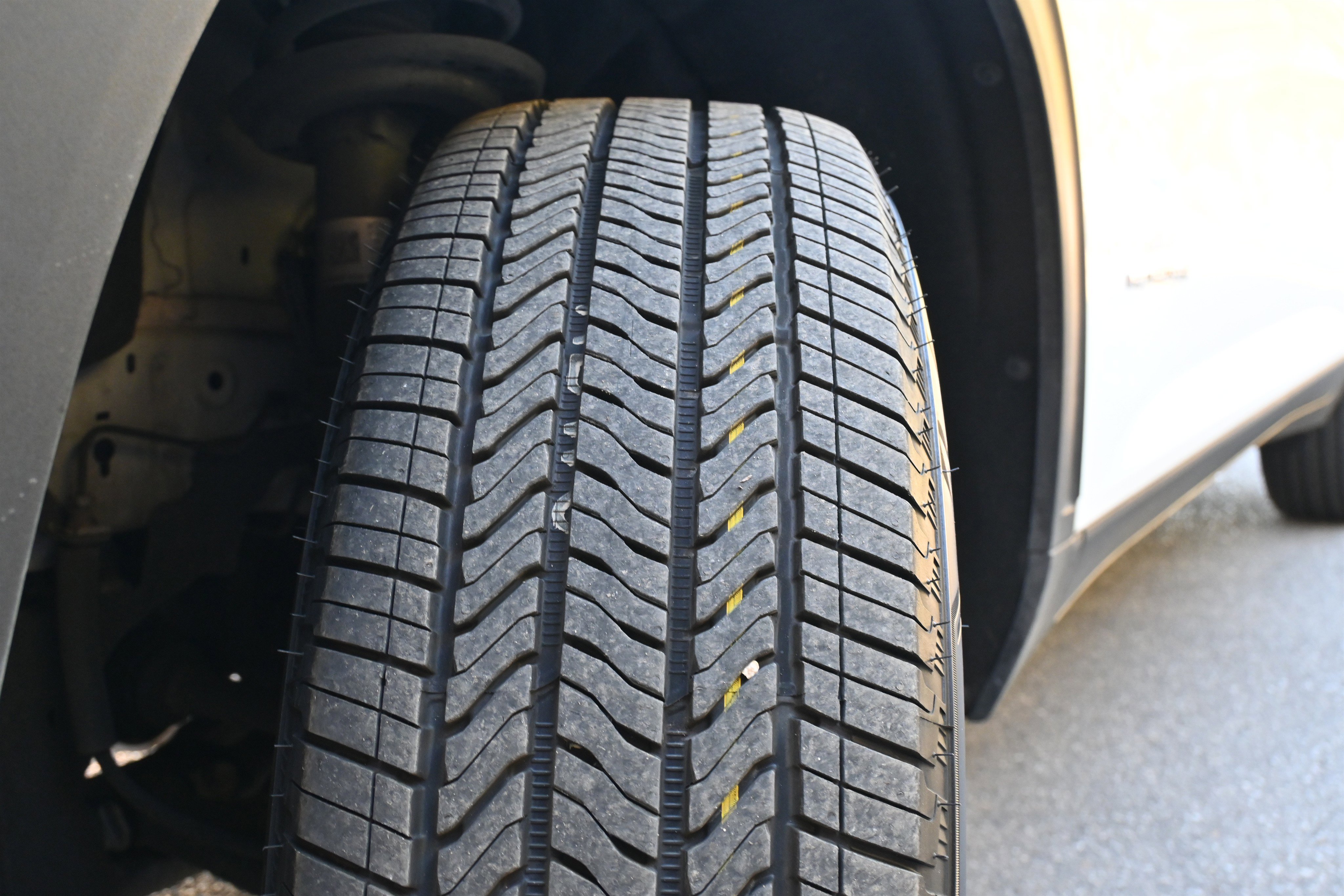 Used 2025 GMC Acadia Elevation image 36