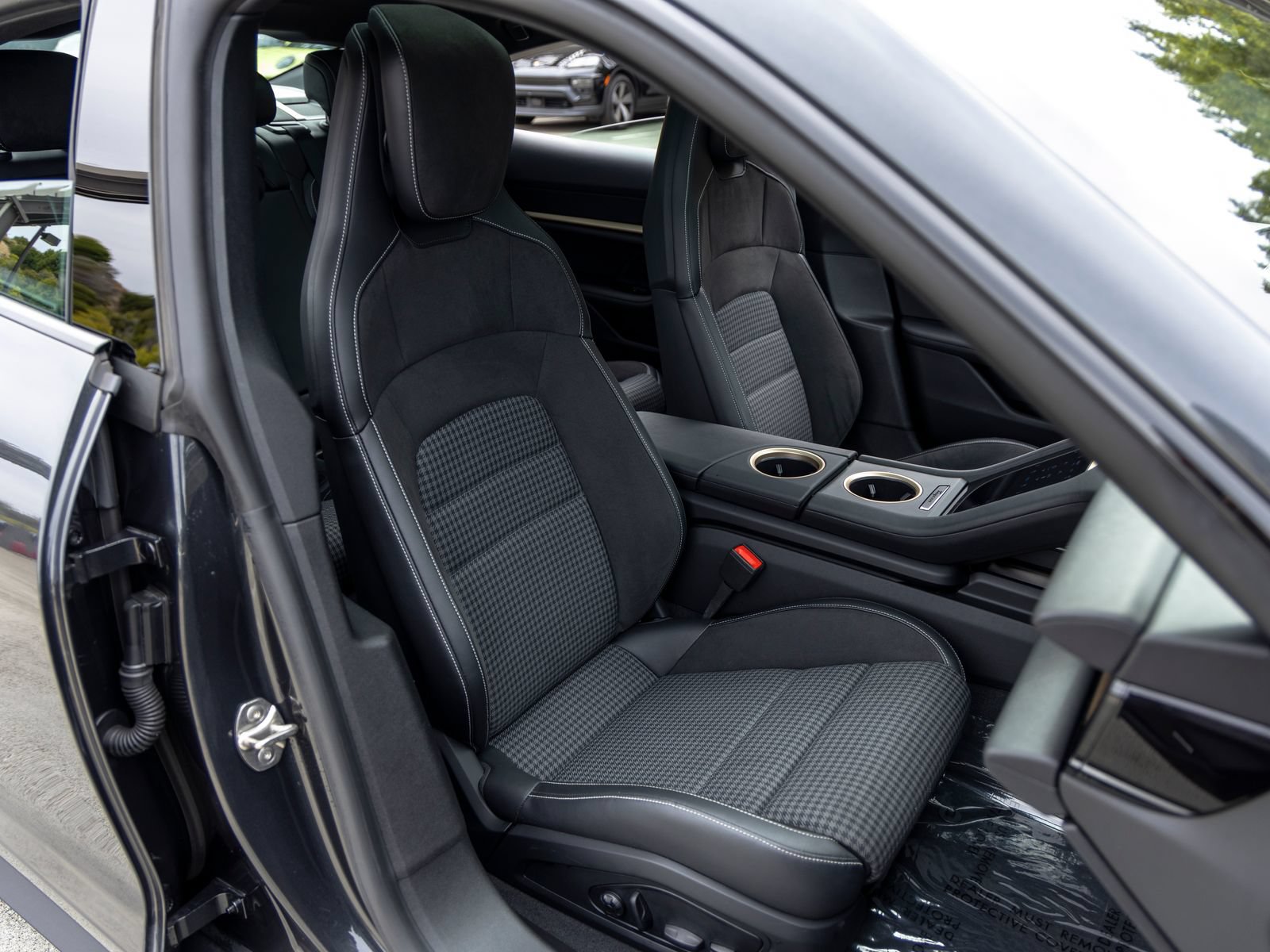 Certified 2025 Porsche Taycan 4S AWD/4WD image 56