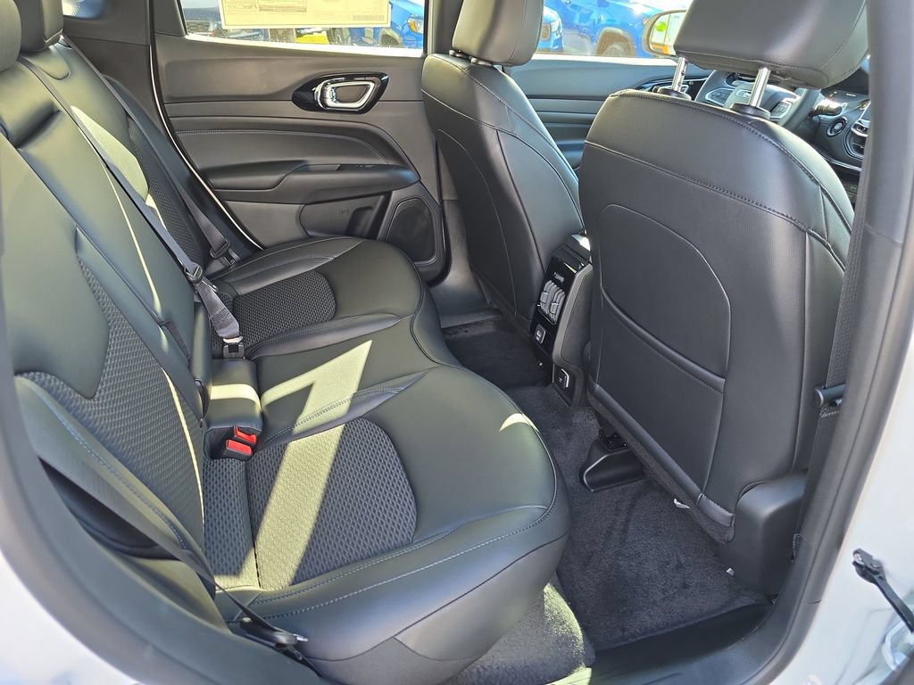 New 2026 Jeep Compass Latitude AWD/4WD image 36