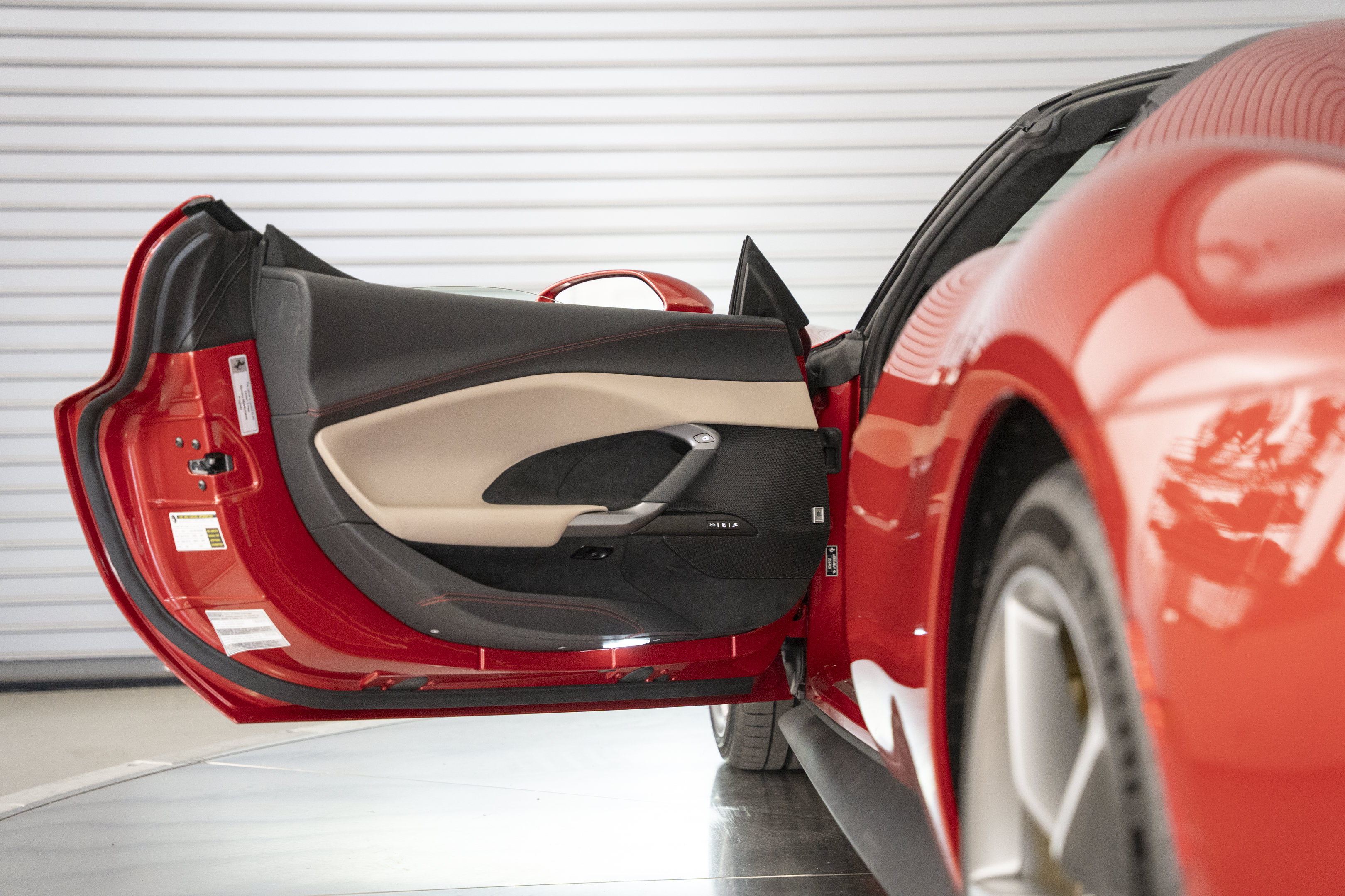 Used 2025 Ferrari 296 GTS RWD image 22