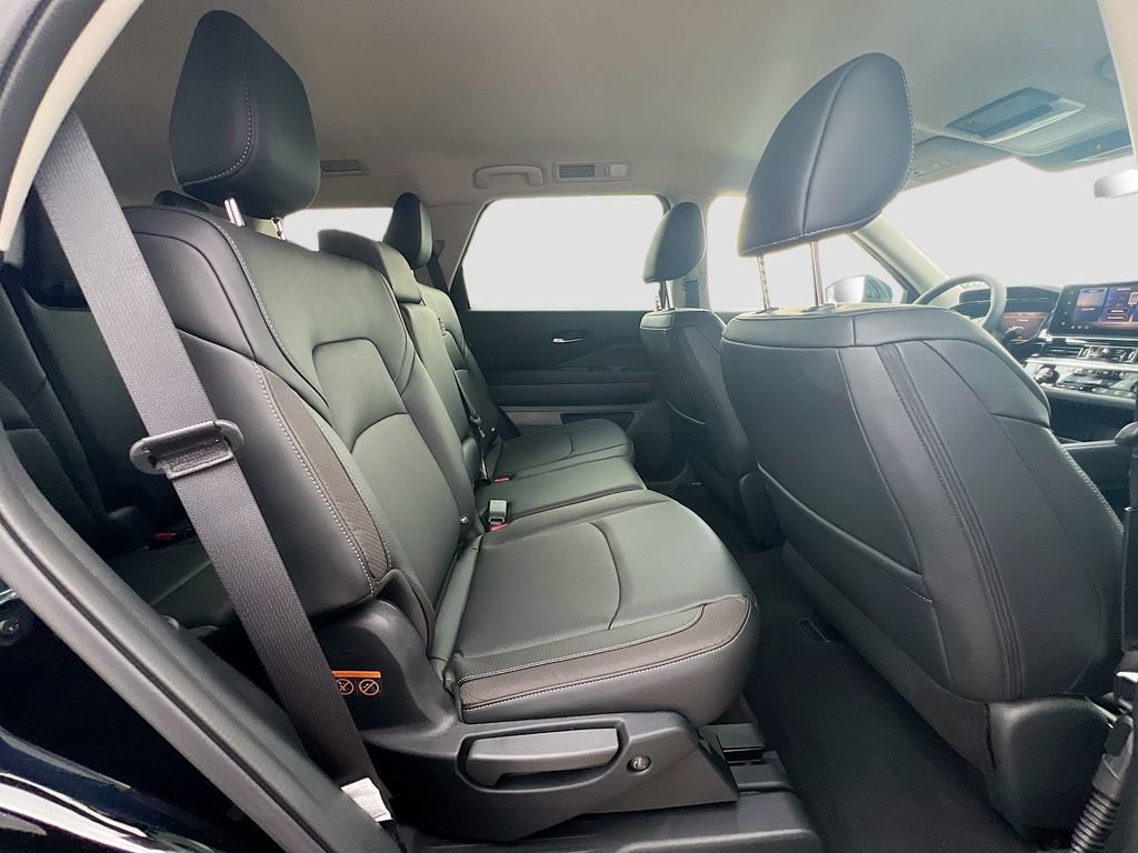 New 2026 Nissan Pathfinder SL FWD image 34