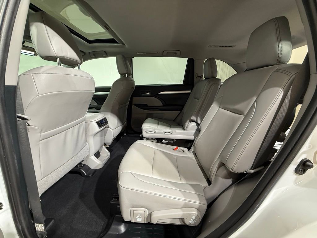 Used 2019 Toyota Highlander XLE image 20