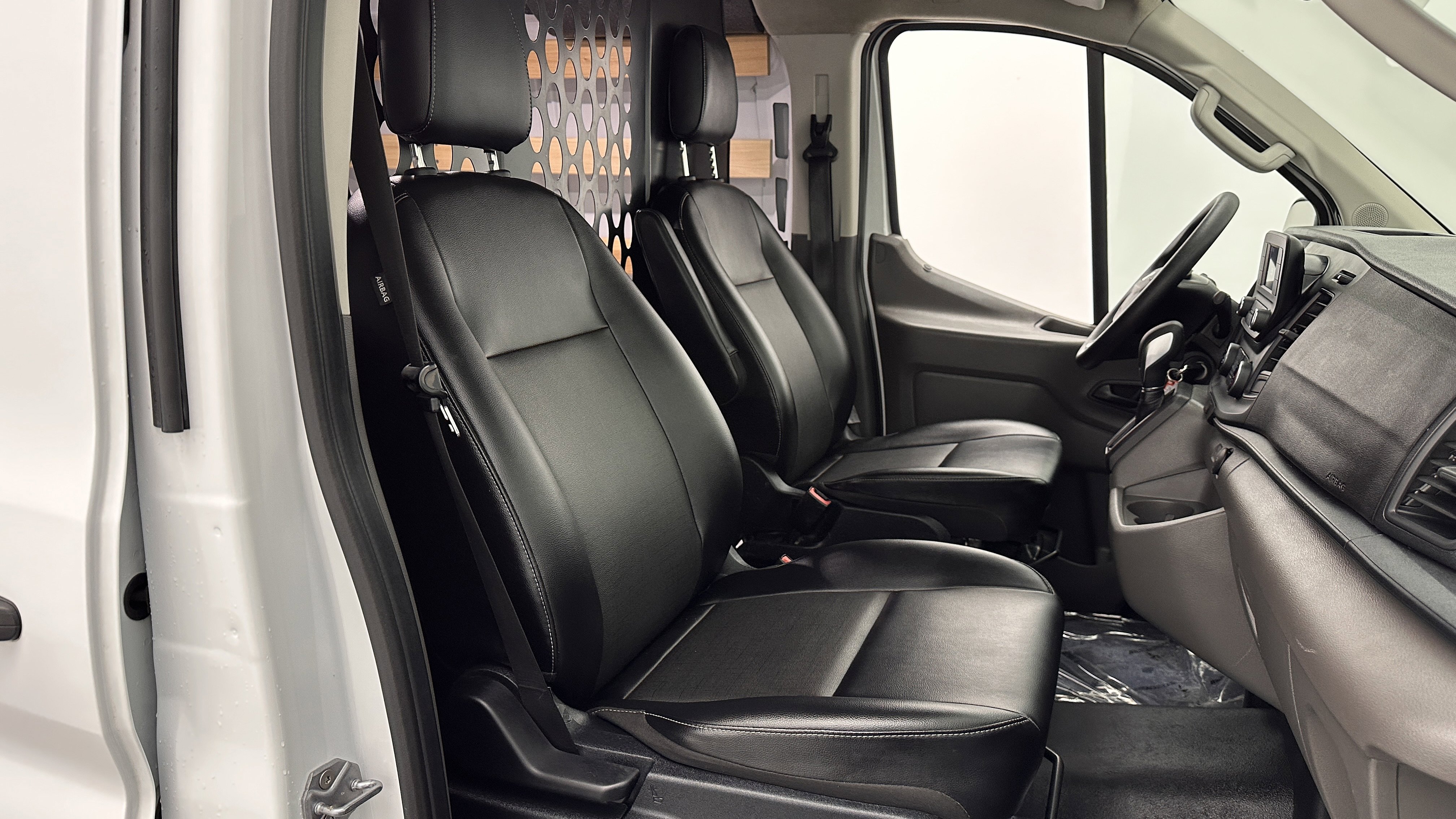 Used 2025 Ford Transit 250 Low Roof w/ Exterior Upgrade Package RWD image 27
