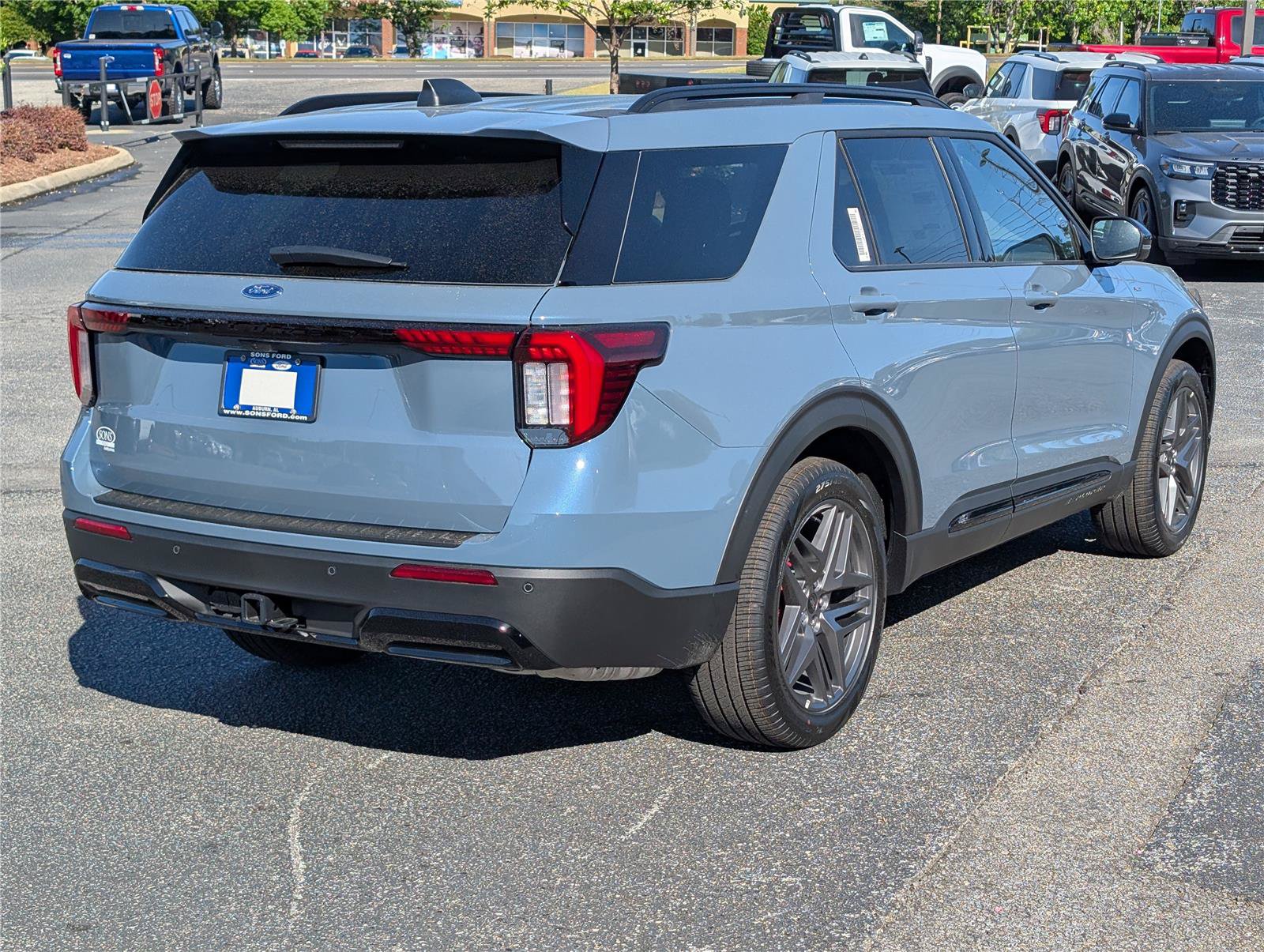 New 2026 Ford Explorer ST-Line w/ ST-Line Street Pack RWD image 9