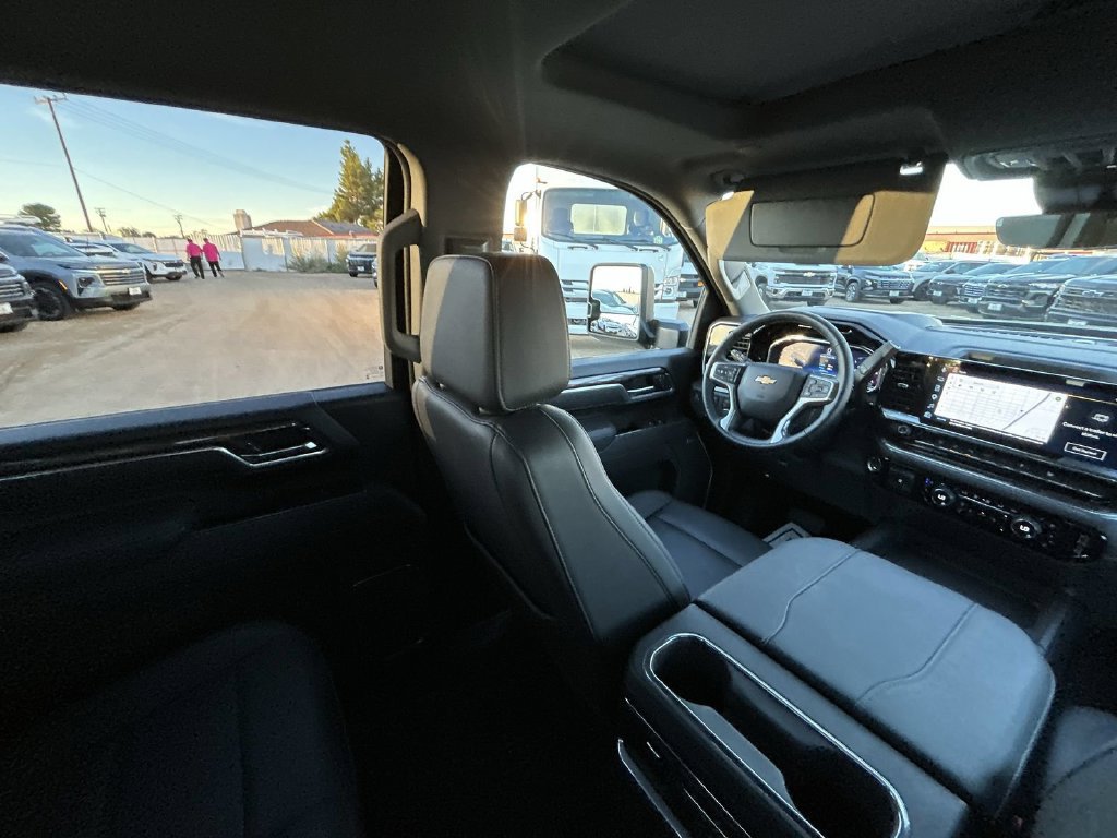 Certified 2025 Chevrolet Silverado 2500 LTZ w/ LTZ Premium Package AWD/4WD image 8
