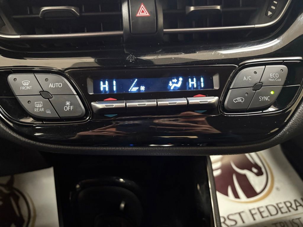 Used 2019 Toyota C-HR XLE FWD image 17