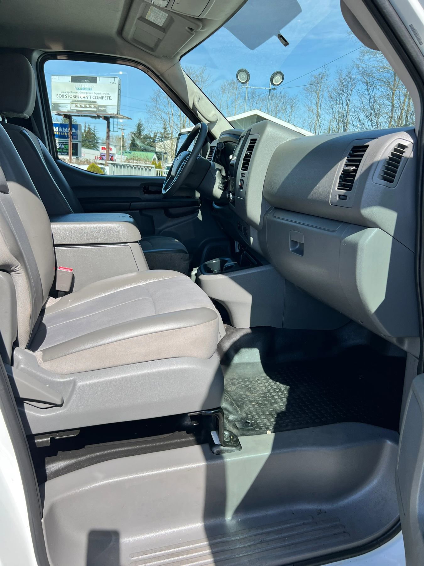 Used 2019 Nissan NV 3500 SL image 15