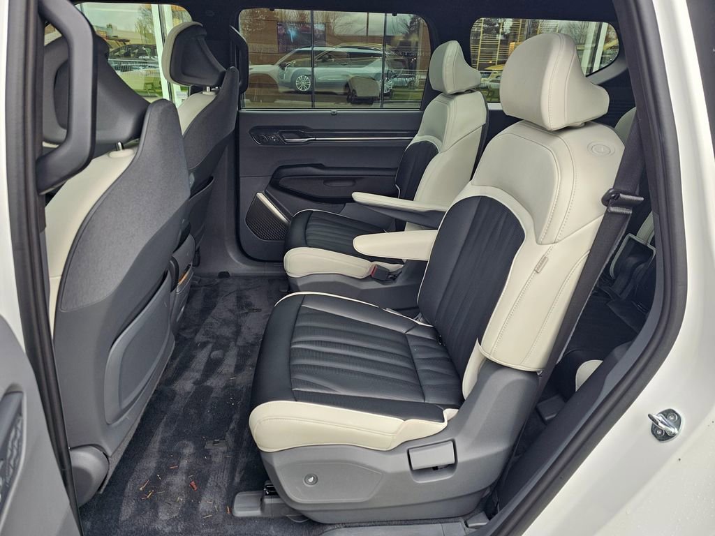Used 2024 Kia EV9 GT-Line image 17