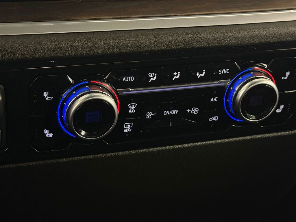 Used 2025 GMC Sierra 3500 SLT AWD/4WD image 19