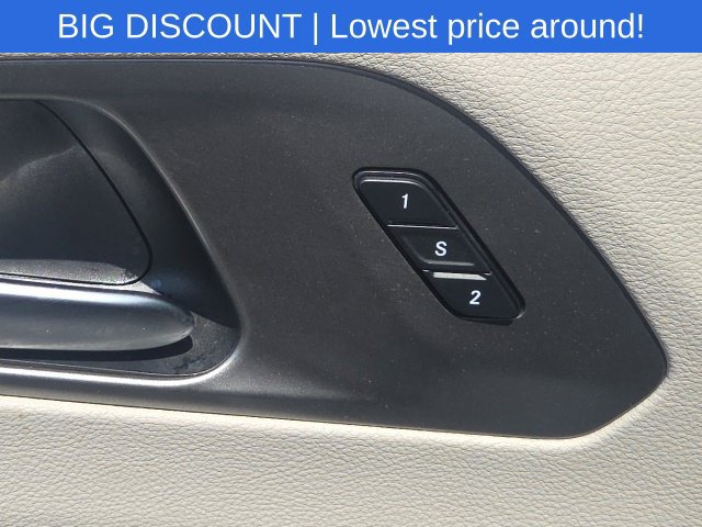 Used 2022 Chrysler Pacifica Touring-L FWD image 28