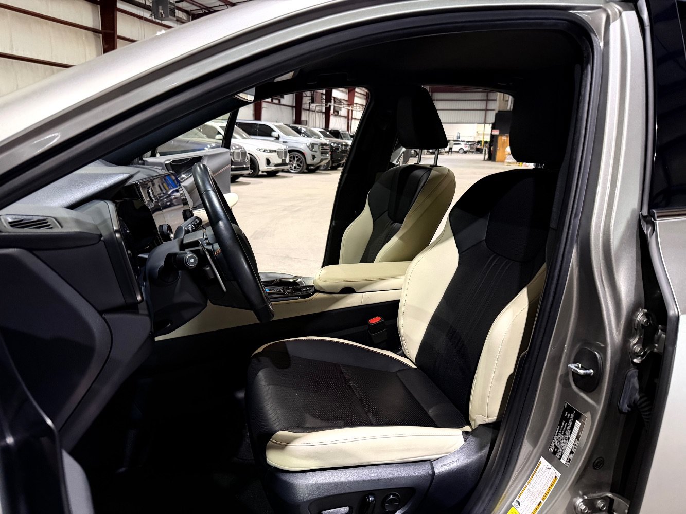 Used 2022 Lexus NX 250 FWD w/ Towing Package (2000 Lbs) image 14