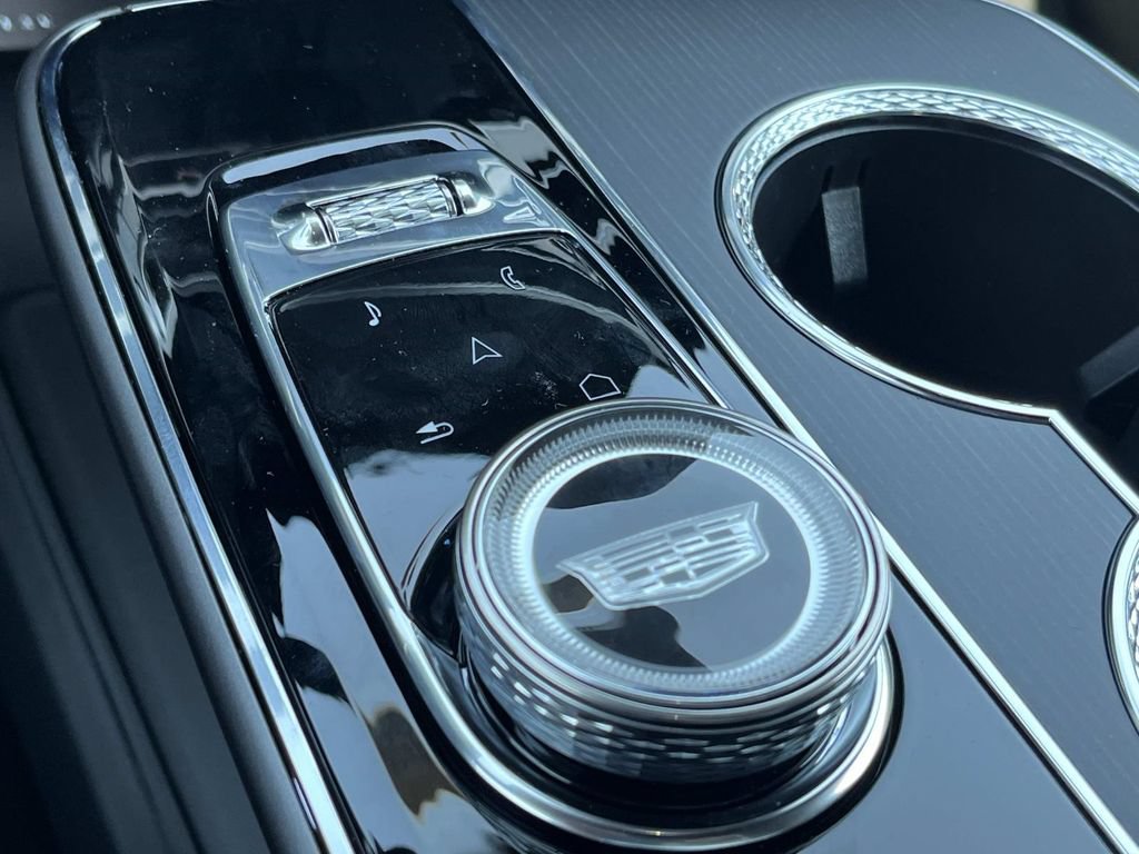 New 2026 Cadillac Lyriq Premium Luxury AWD/4WD image 32