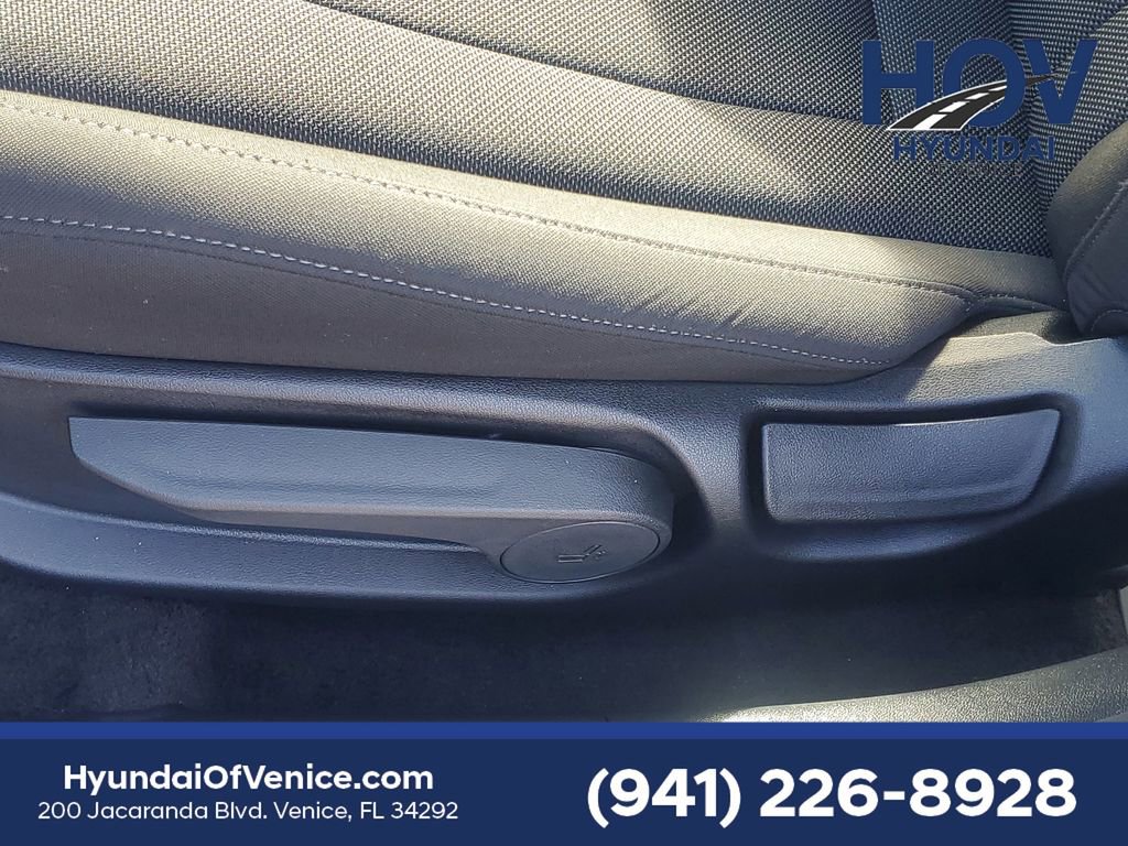 Certified 2026 Hyundai Elantra SE FWD image 22