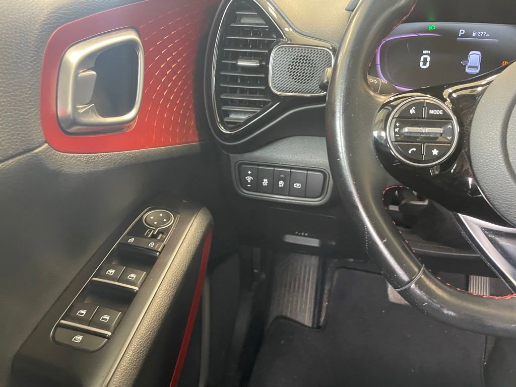Used 2023 Kia Soul GT-Line FWD image 14