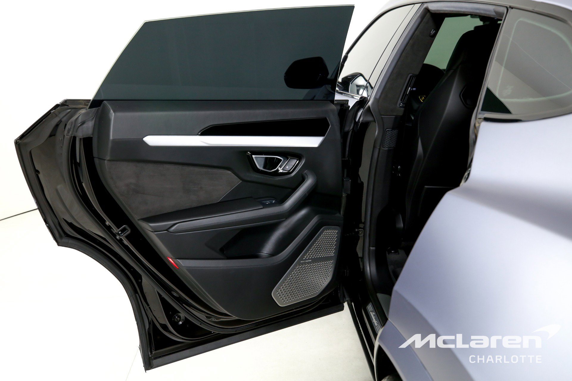 Used 2019 Lamborghini Urus image 17