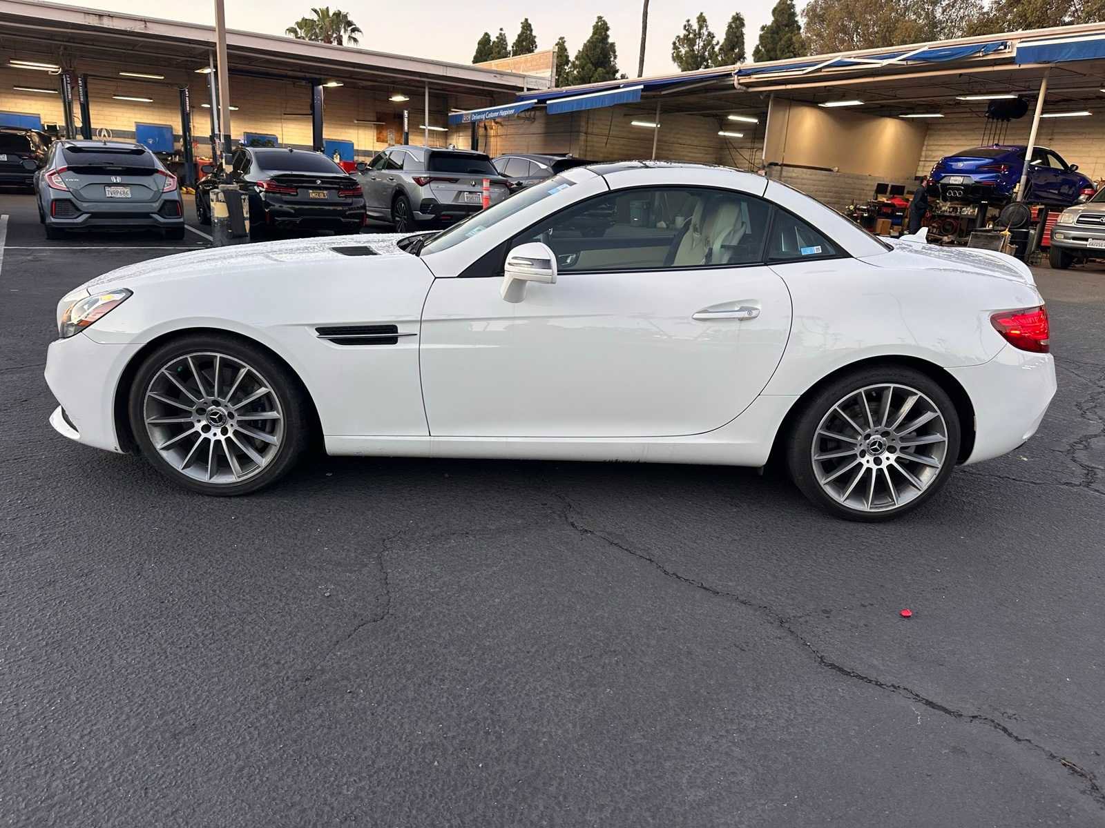 Used 2019 Mercedes-Benz SLC 300 SLC 300 image 2