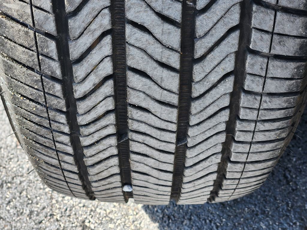 Certified 2025 GMC Acadia Elevation image 11