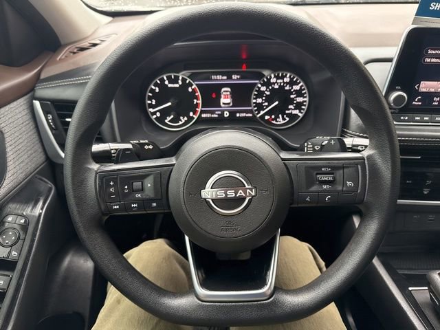 Used 2023 Nissan Rogue S AWD/4WD image 23