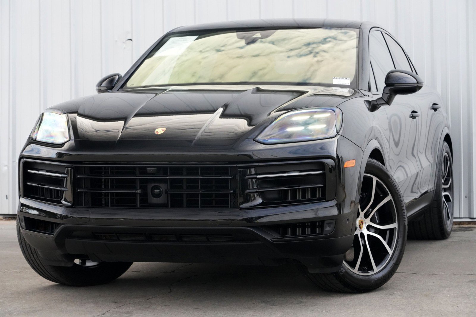 Used 2024 Porsche Cayenne S image 3