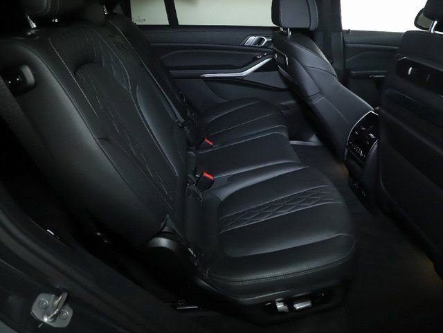 Certified 2023 BMW X7 xDrive40i w/ Executive Package AWD/4WD image 37