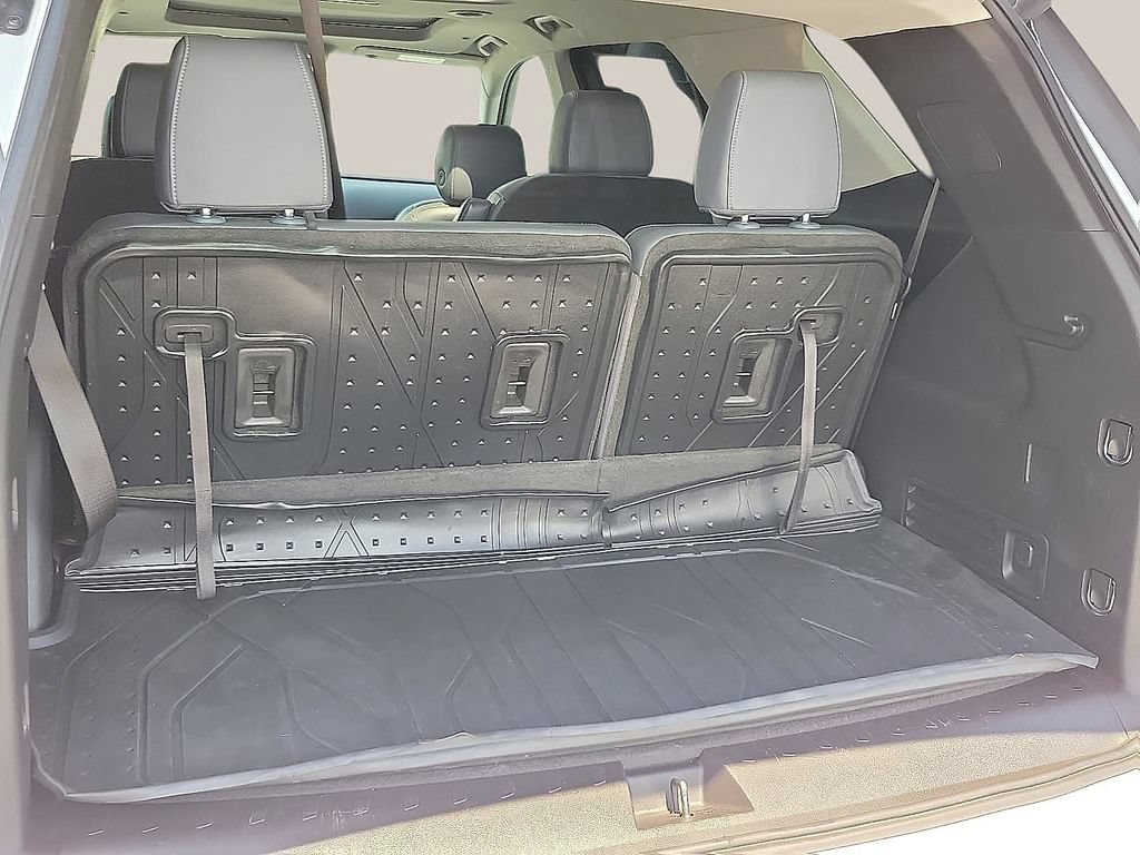 Used 2021 Chevrolet Traverse Premier w/ LPO, Floor Liner Package AWD/4WD image 8