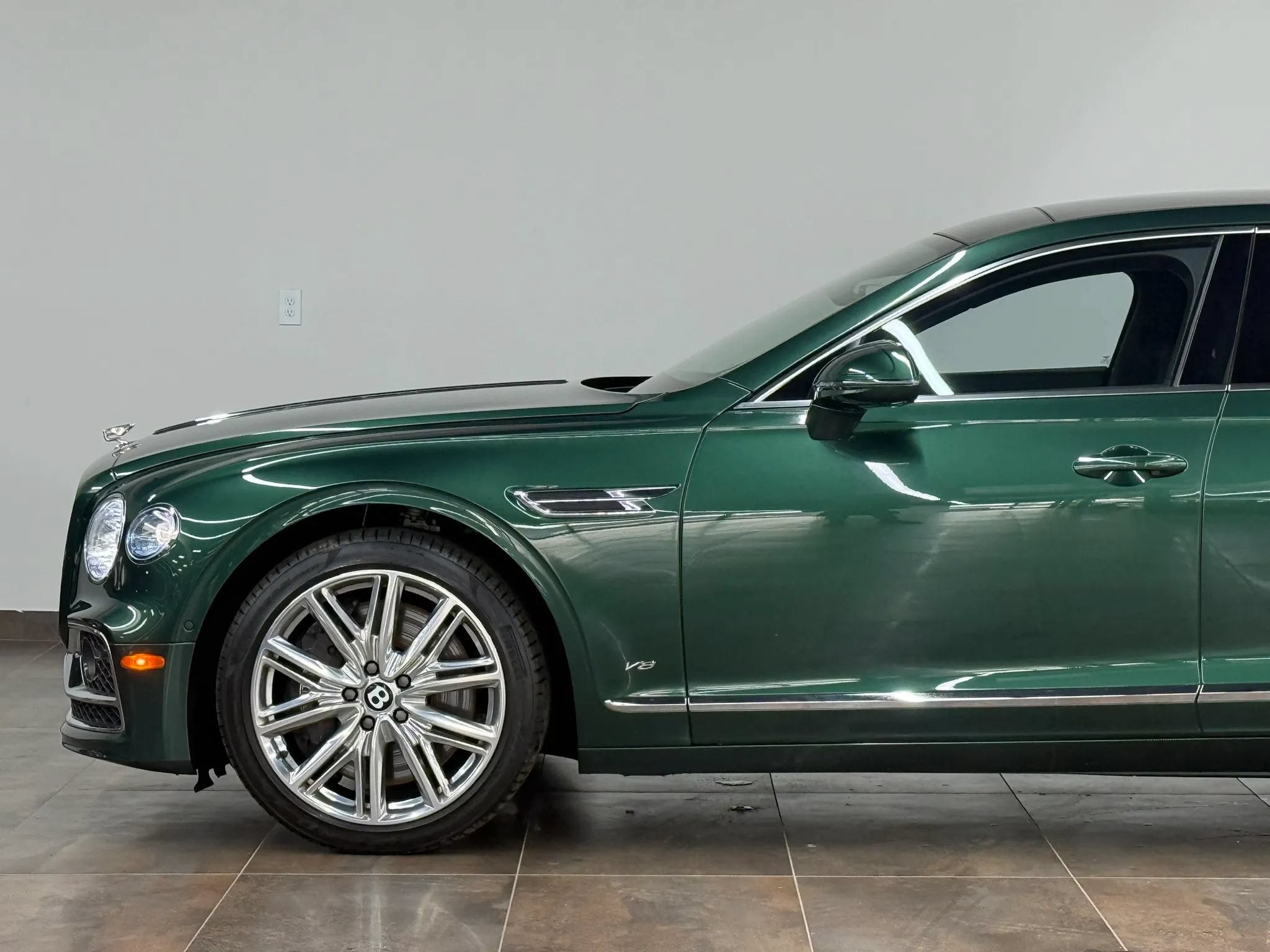 Used 2022 Bentley Flying Spur V8 AWD/4WD image 6
