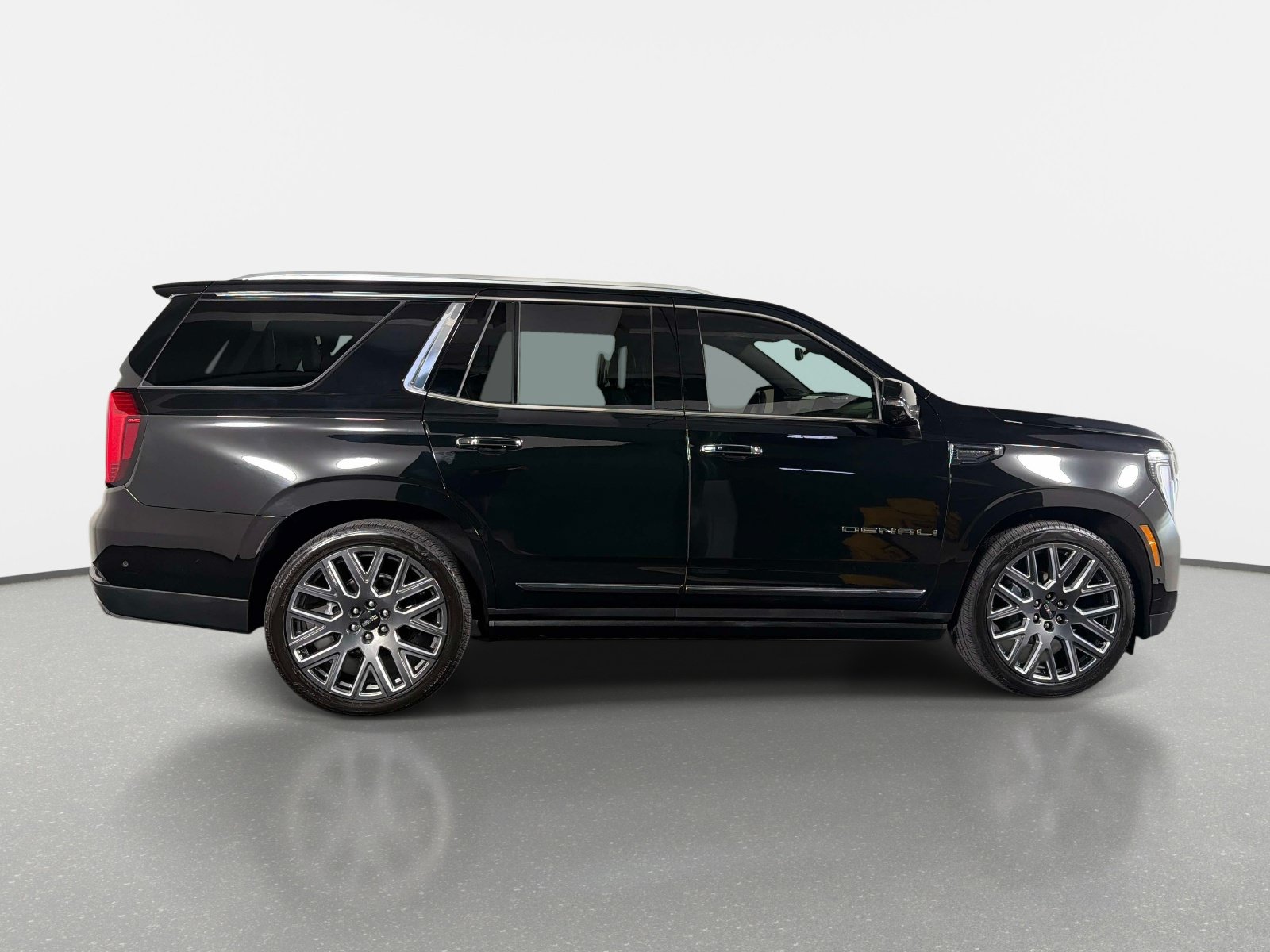 Used 2026 GMC Yukon Denali Ultimate AWD/4WD image 2