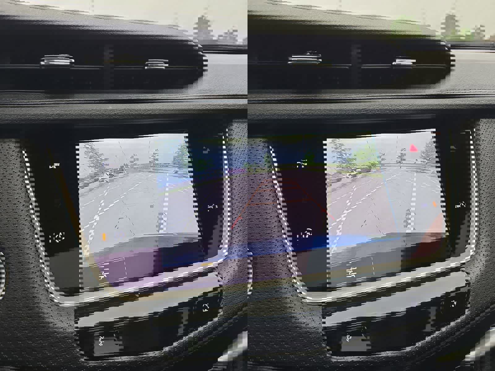 Used 2024 Cadillac XT6 Luxury w/ LPO, Floor Liner Package AWD/4WD image 28