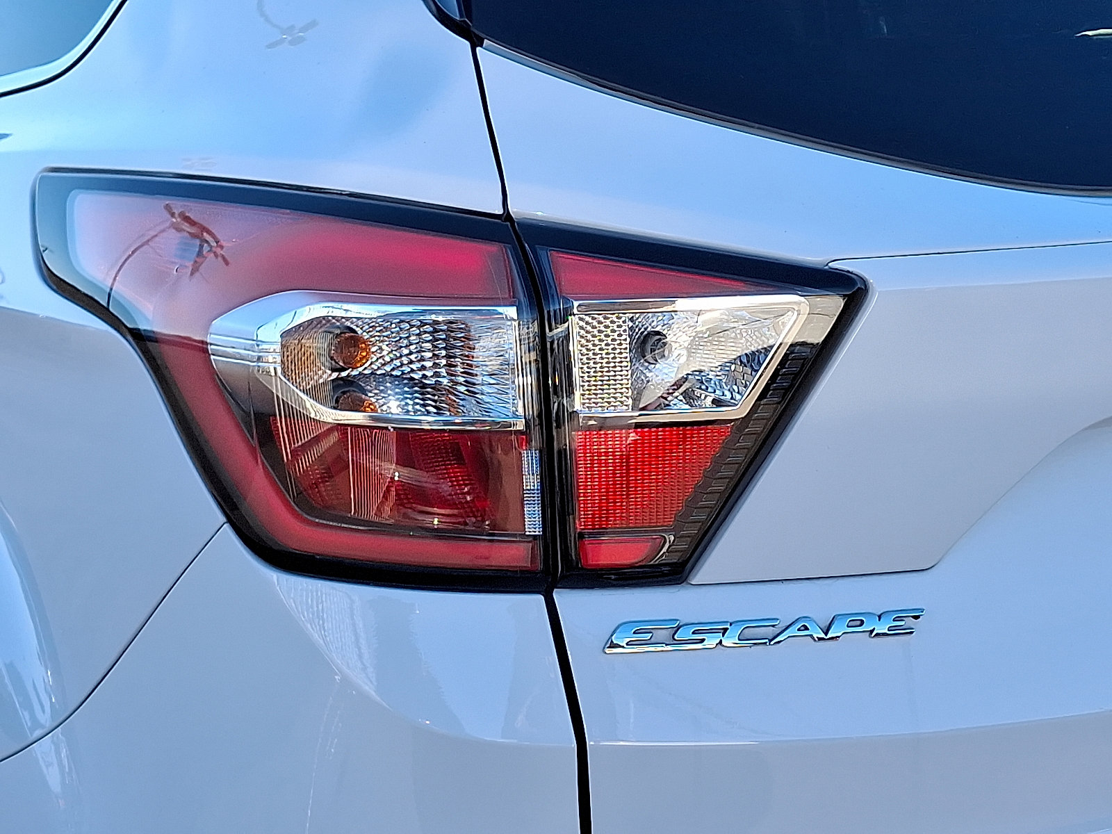 Used 2018 Ford Escape SEL image 12