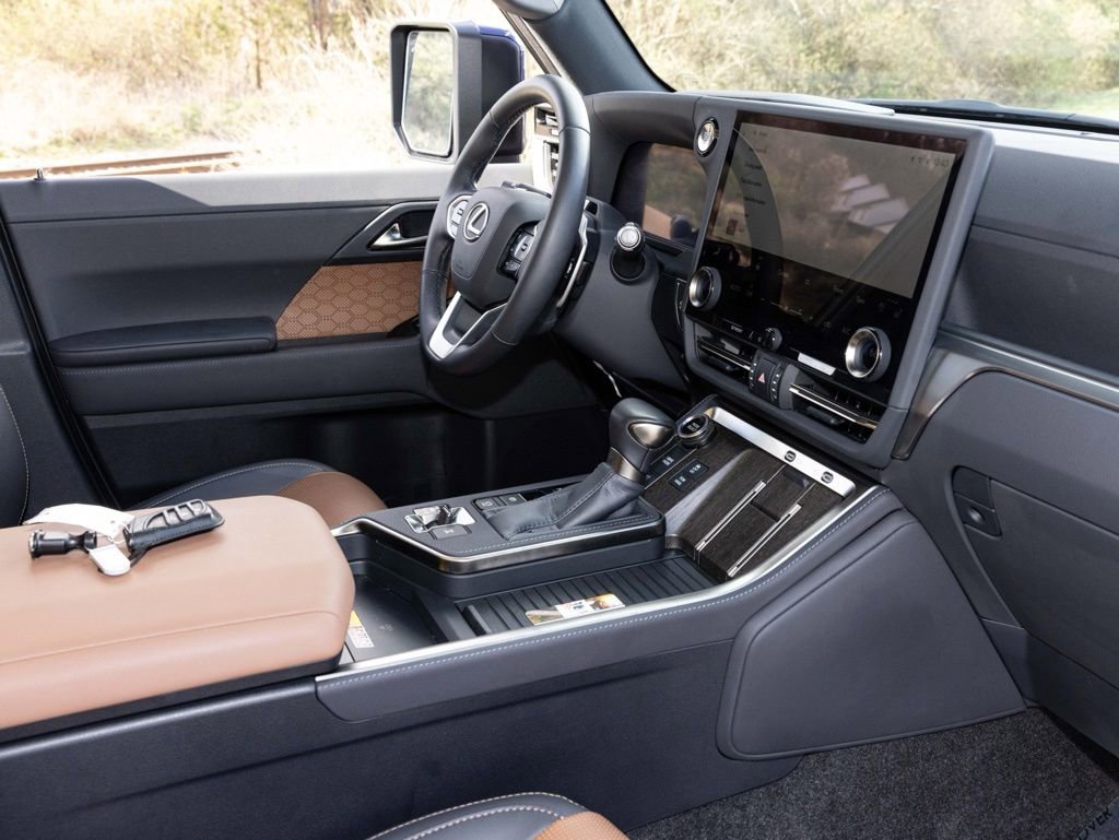 Used 2024 Lexus GX 550 w/ Accessory Package (2T) image 64