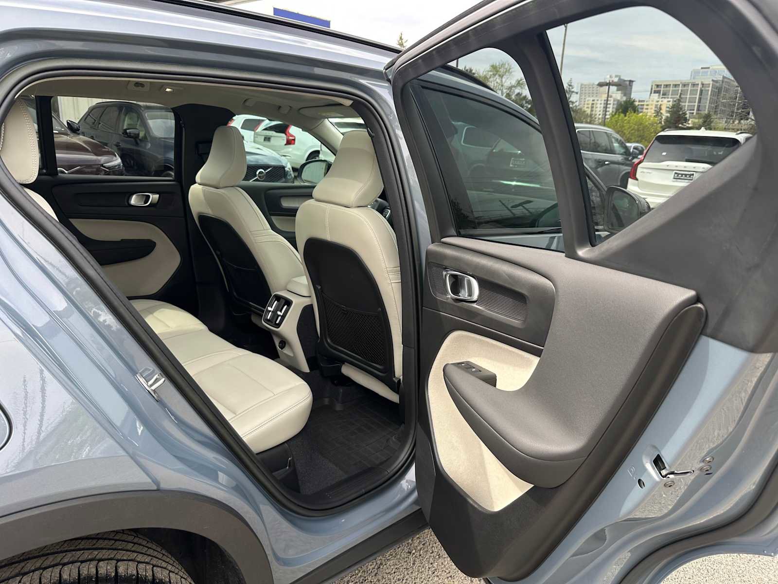 Certified 2023 Volvo XC40 B5 Plus w/ Protection Package Premier AWD/4WD image 14