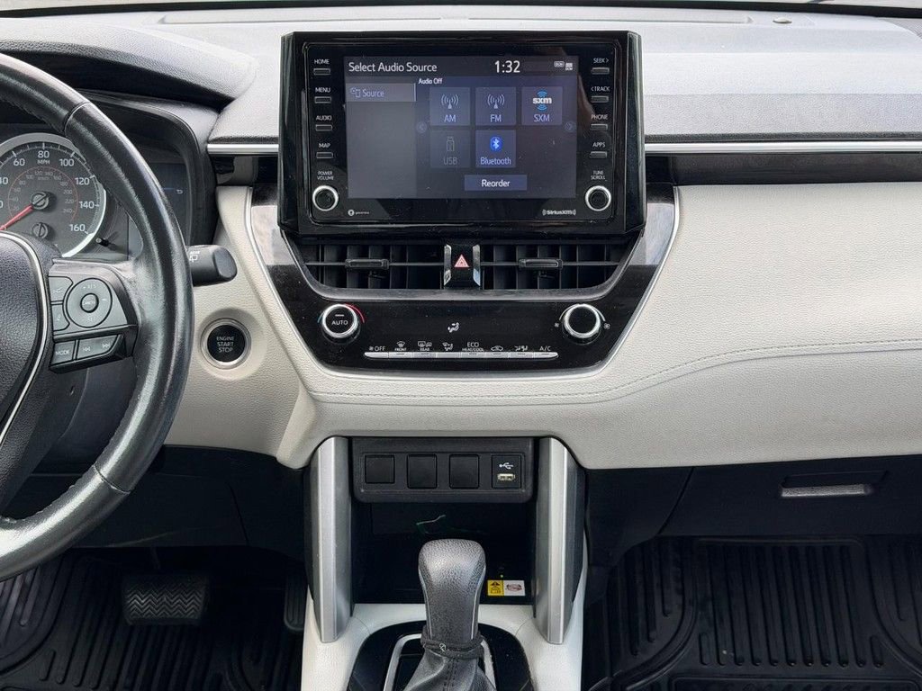 Used 2022 Toyota Corolla Cross LE image 14