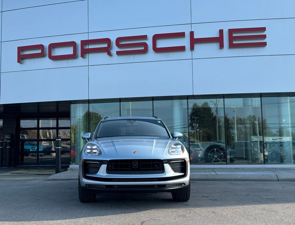 New 2026 Porsche Macan image 18