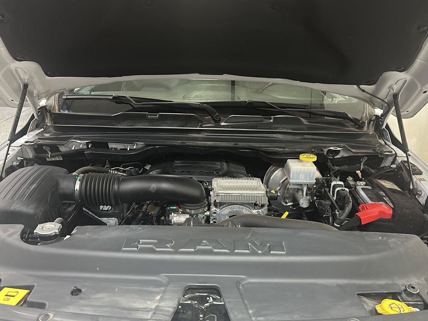 Used 2023 RAM 1500 Laramie AWD/4WD image 14