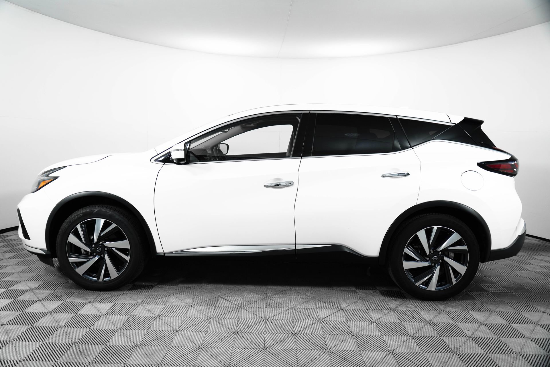 Used 2023 Nissan Murano SL w/ SL Moonroof Package image 4