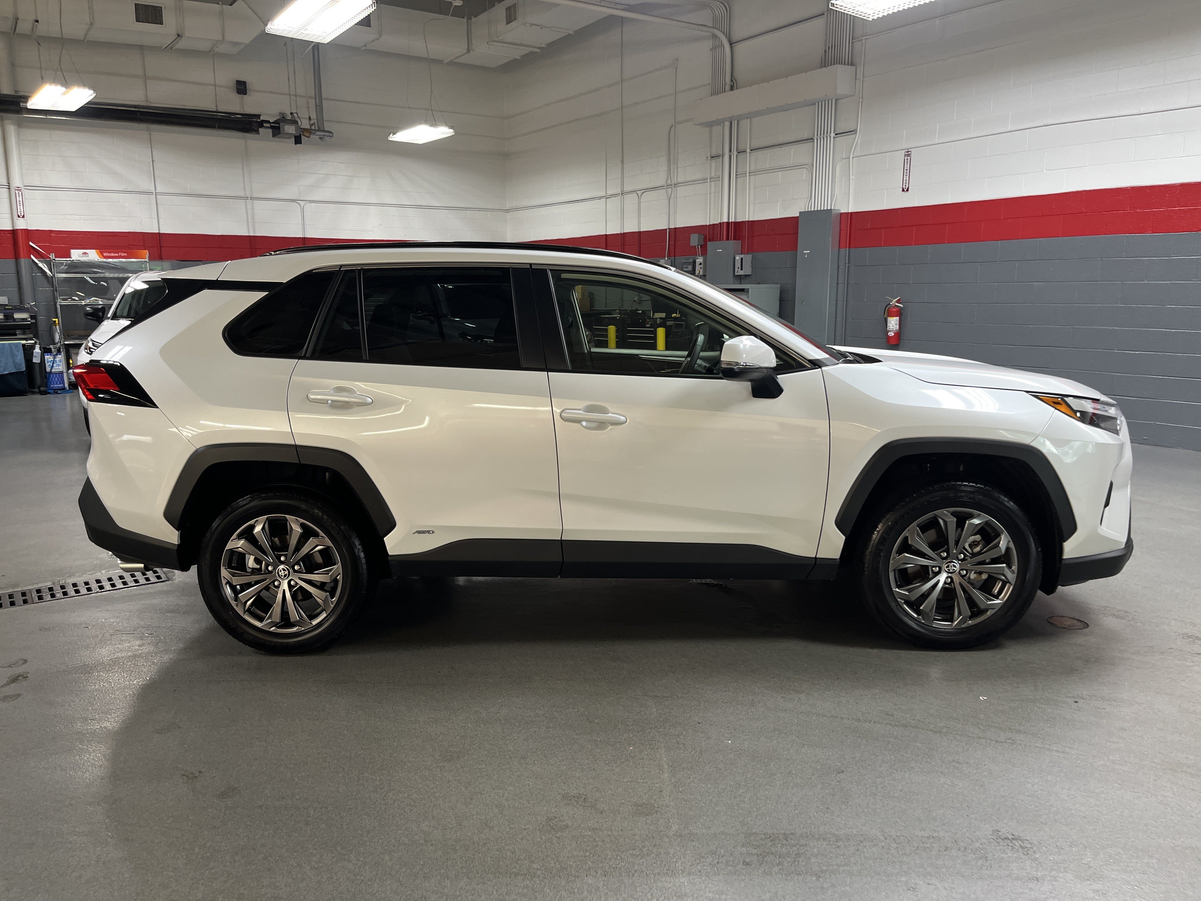 Certified 2025 Toyota RAV4 XLE Premium AWD/4WD image 11