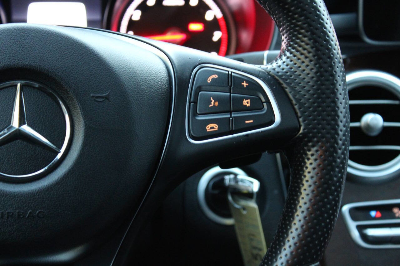 Used 2017 Mercedes-Benz GLC 300 4MATIC image 40