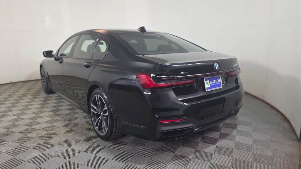 Used 2021 BMW 750i xDrive w/ Luxury Rear Seating Package image 4