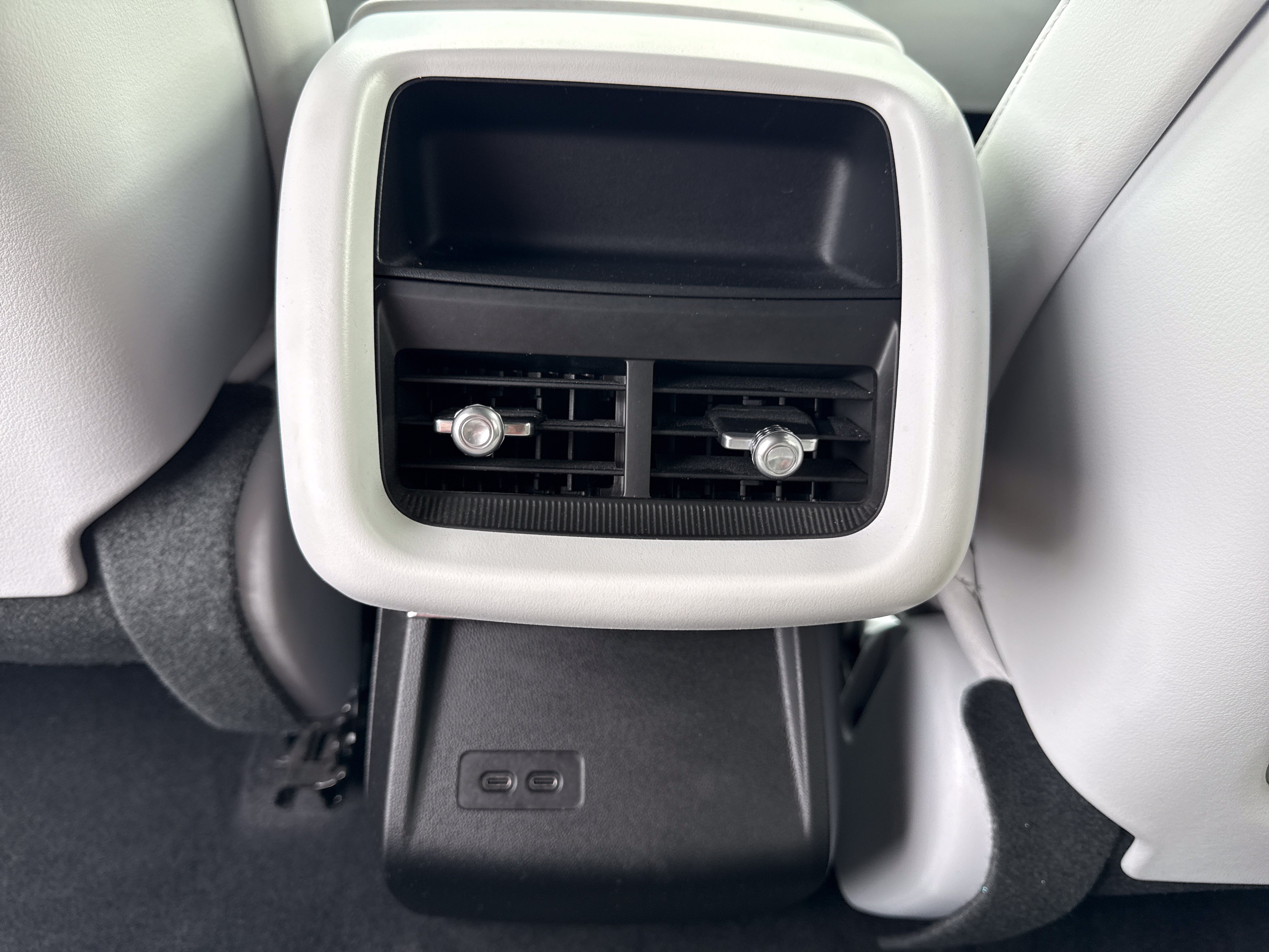 Used 2024 Cadillac Lyriq Luxury w/ LPO, Floor Liner Package AWD/4WD image 34